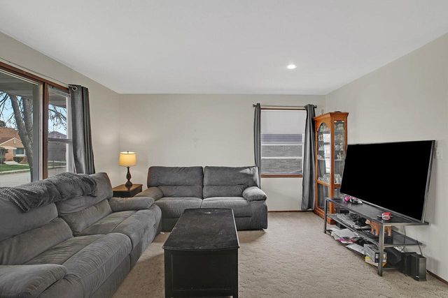 2010 N 22nd STREET, Sheboygan, WI 53081
