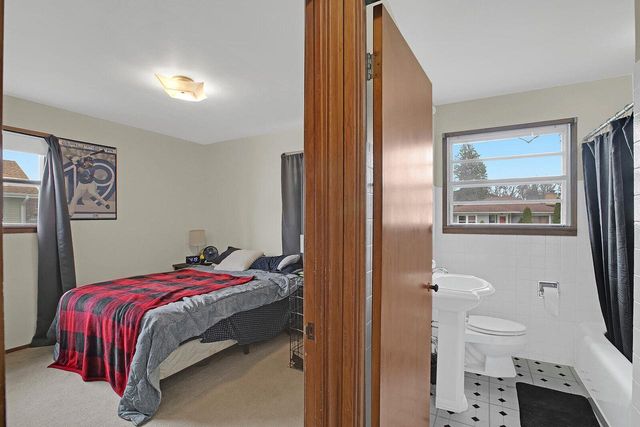 2010 N 22nd STREET, Sheboygan, WI 53081