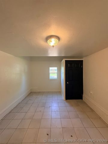 4907 N Garrison Place, Tulsa, OK 74126