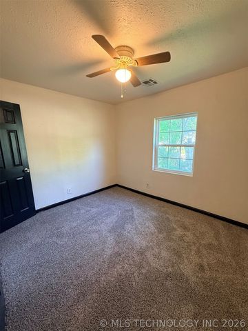4907 N Garrison Place, Tulsa, OK 74126