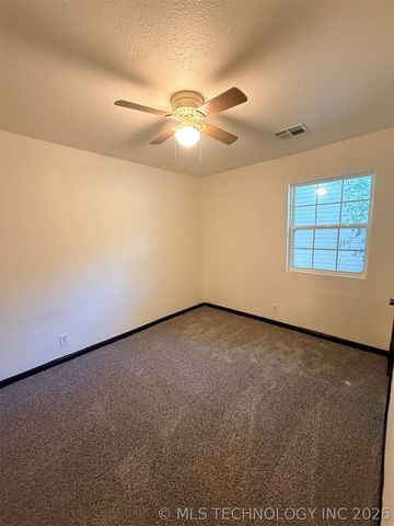 4907 N Garrison Place, Tulsa, OK 74126
