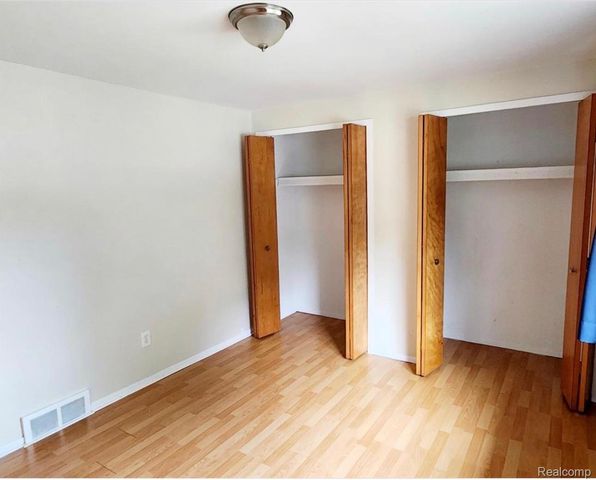 35347 Alta Vista Drive, Sterling Heights, MI 48312