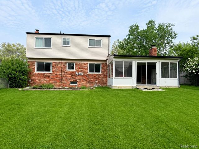 35347 Alta Vista Drive, Sterling Heights, MI 48312