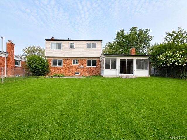 35347 Alta Vista Drive, Sterling Heights, MI 48312