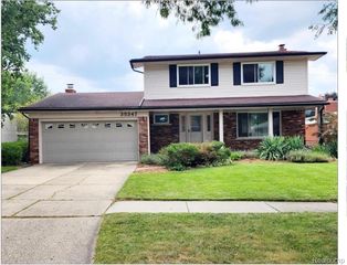 35347 Alta Vista Drive, Sterling Heights, MI 48312
