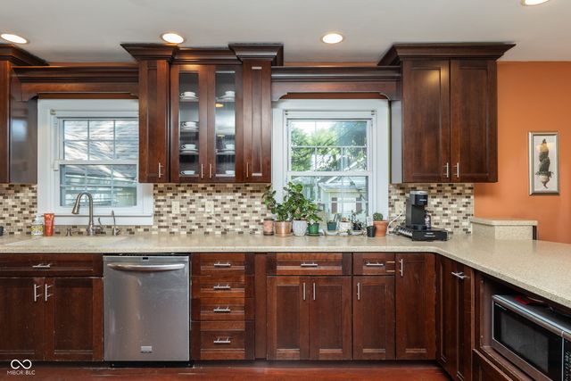 1606 E 8th Street, Anderson, IN 46012