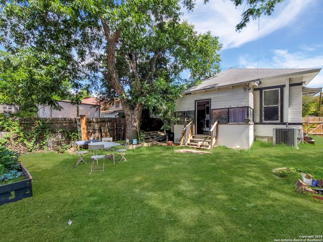 318 Chicago, San Antonio, TX 78210