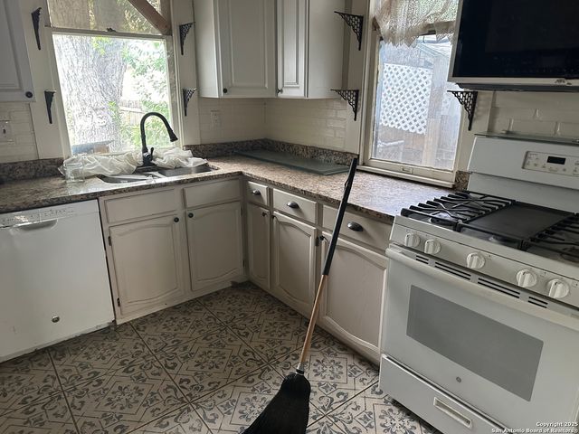 318 Chicago, San Antonio, TX 78210