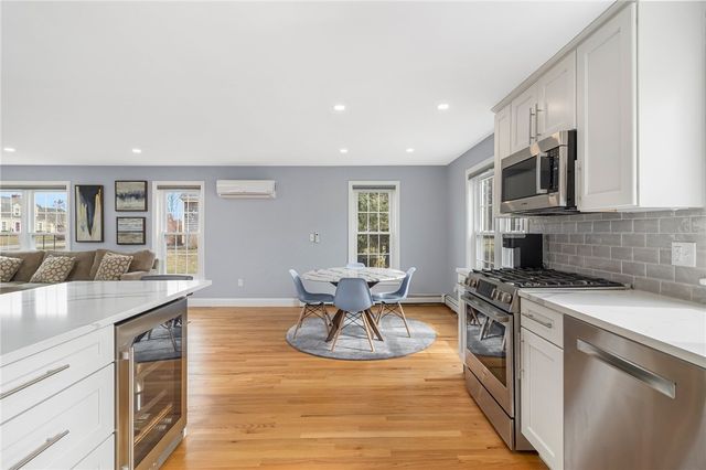 53 River Run Road, Middletown, RI 02842