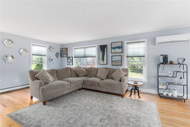 53 River Run Road, Middletown, RI 02842