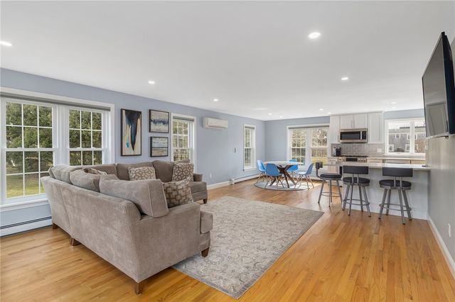 53 River Run Road, Middletown, RI 02842