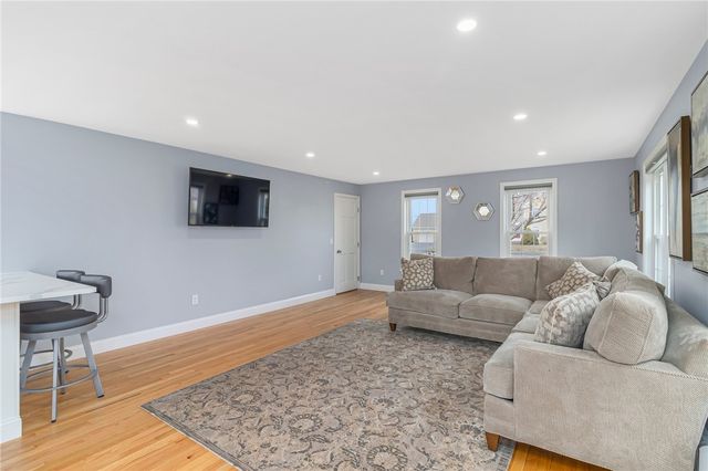 53 River Run Road, Middletown, RI 02842