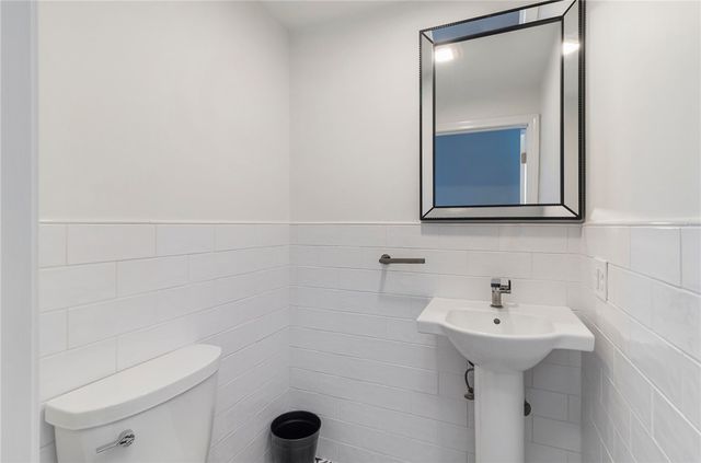 53 River Run Road, Middletown, RI 02842