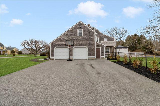 53 River Run Road, Middletown, RI 02842