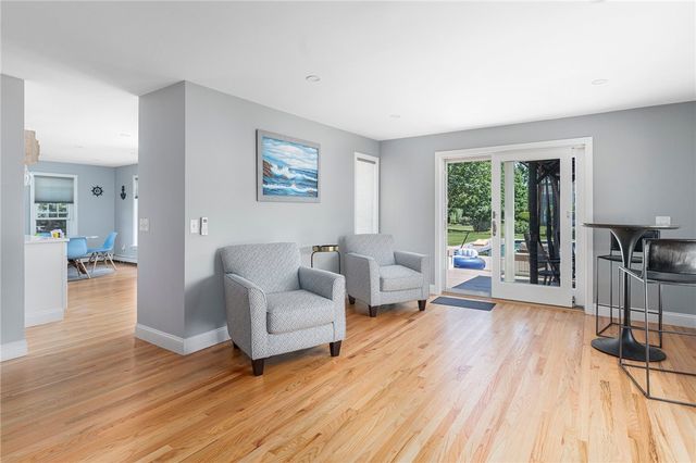 53 River Run Road, Middletown, RI 02842