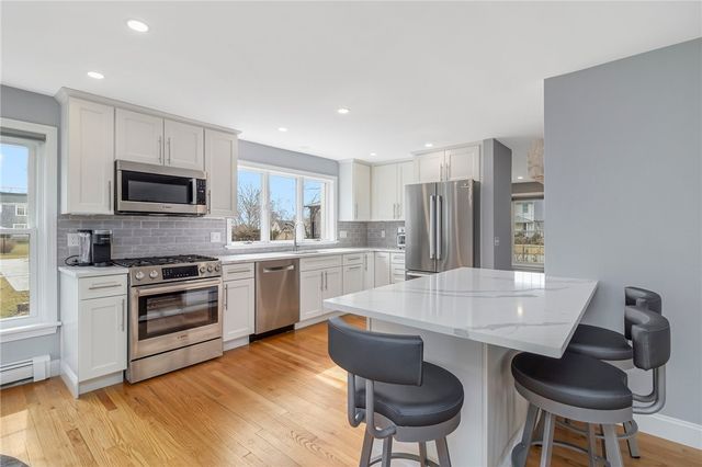 53 River Run Road, Middletown, RI 02842