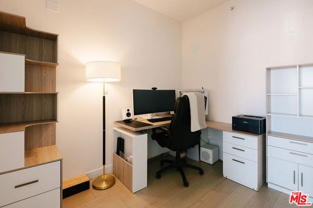 400 S Broadway 1001, Los Angeles, CA 90013