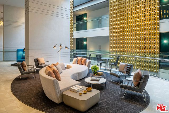 400 S Broadway 1001, Los Angeles, CA 90013