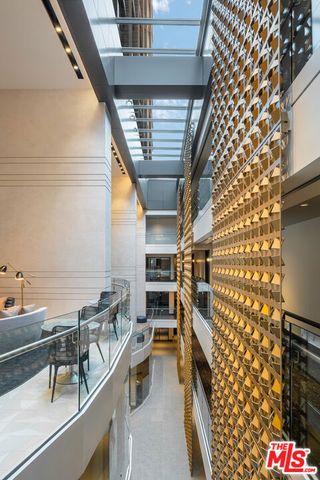 400 S Broadway 1001, Los Angeles, CA 90013