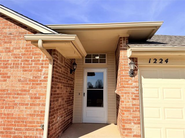 1224 Capitol Drive, Edmond, OK 73003