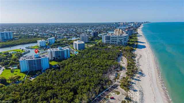 5 Bluebill AVE 104, Naples, FL 34108