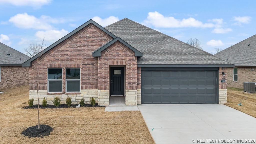 7525 E 156th Place S, Bixby, OK 74008