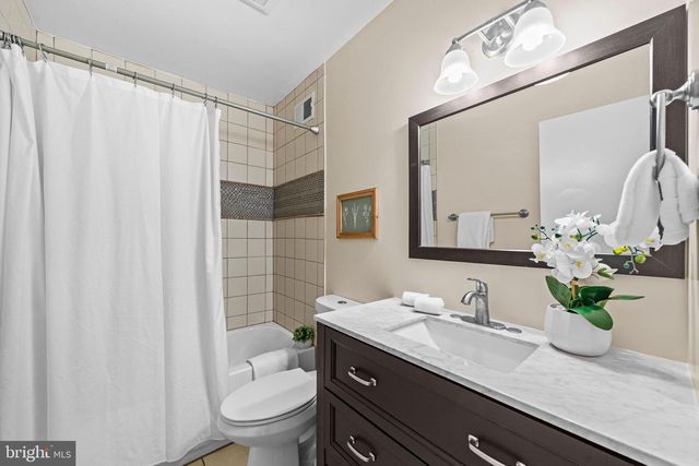 7818 BRIARDALE TER, Rockville, MD 20855