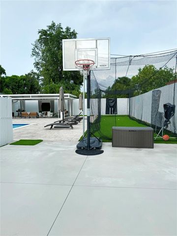 2121 SW 61st Ave, Miami, FL 33155