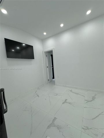 2121 SW 61st Ave, Miami, FL 33155