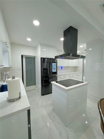 2121 SW 61st Ave, Miami, FL 33155