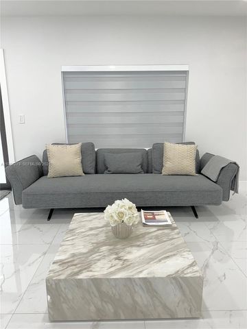 2121 SW 61st Ave, Miami, FL 33155