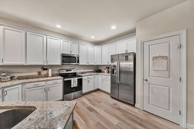 7011 Linn Cove CT, Roanoke, VA 24018