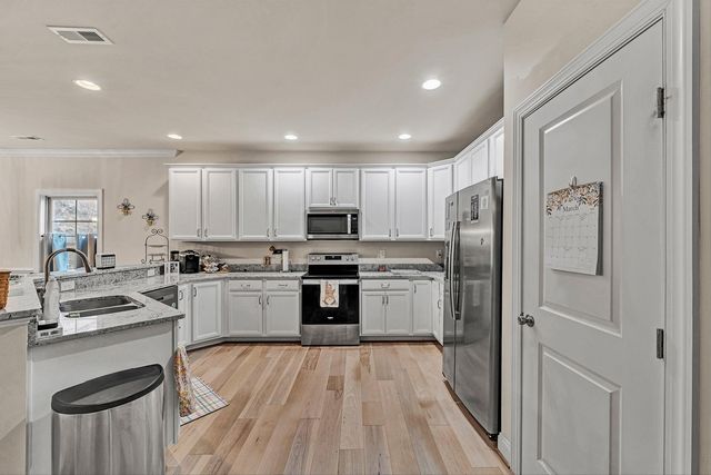 7011 Linn Cove CT, Roanoke, VA 24018