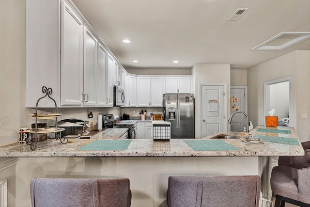 7011 Linn Cove CT, Roanoke, VA 24018