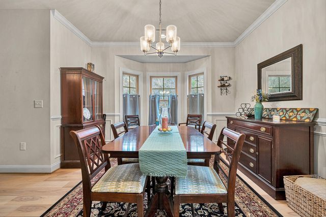 7011 Linn Cove CT, Roanoke, VA 24018