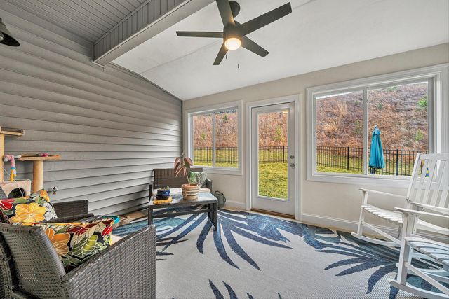 7011 Linn Cove CT, Roanoke, VA 24018