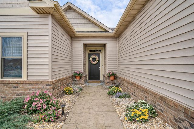 7011 Linn Cove CT, Roanoke, VA 24018