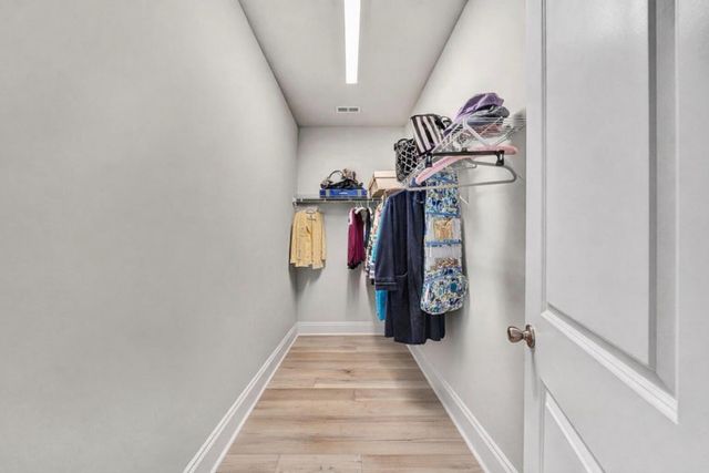 7011 Linn Cove CT, Roanoke, VA 24018