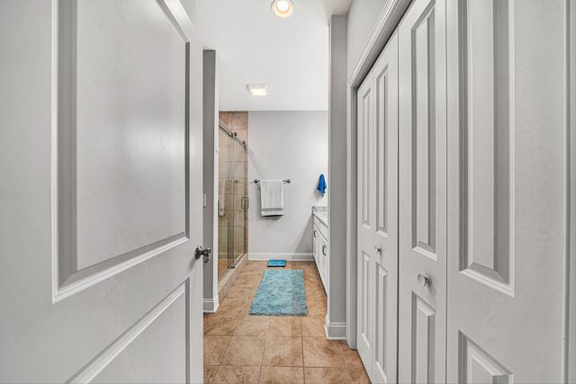 7011 Linn Cove CT, Roanoke, VA 24018