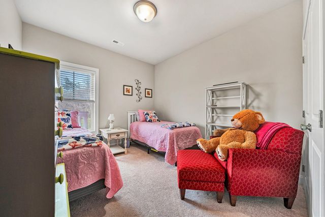 7011 Linn Cove CT, Roanoke, VA 24018