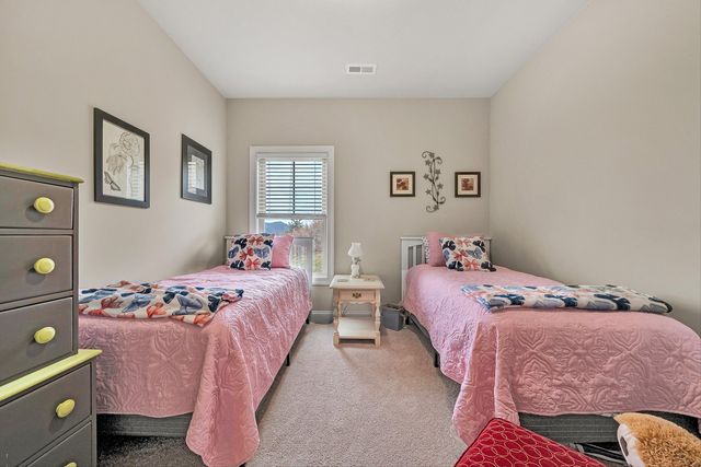 7011 Linn Cove CT, Roanoke, VA 24018