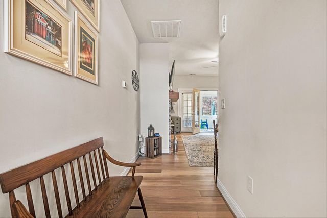 7011 Linn Cove CT, Roanoke, VA 24018