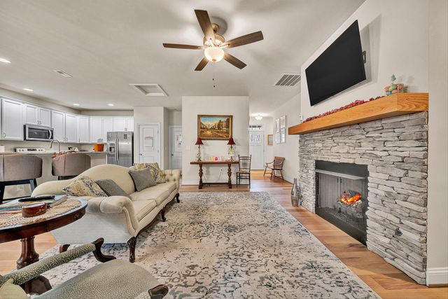 7011 Linn Cove CT, Roanoke, VA 24018