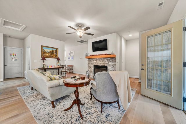 7011 Linn Cove CT, Roanoke, VA 24018