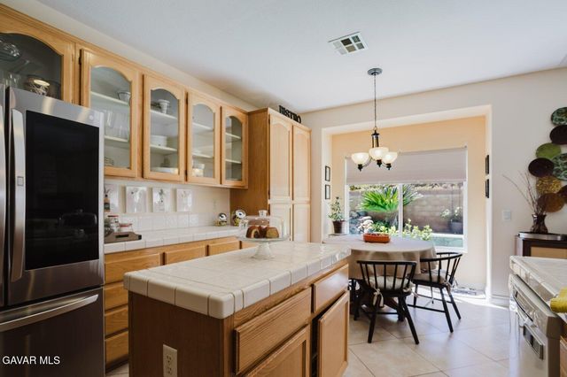 4038 Sungate Drive, Palmdale, CA 93551