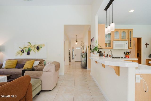 4038 Sungate Drive, Palmdale, CA 93551