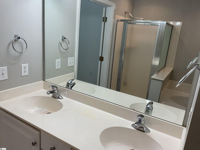 833 Woodsford Drive, Greenville, SC 29615