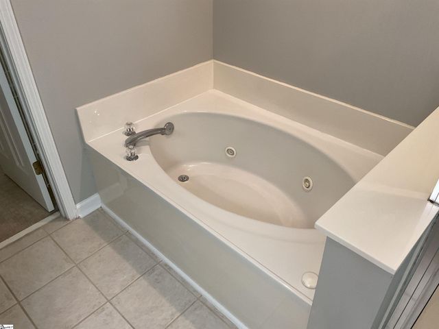 833 Woodsford Drive, Greenville, SC 29615