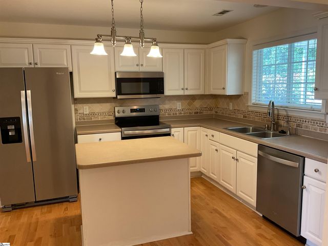 833 Woodsford Drive, Greenville, SC 29615