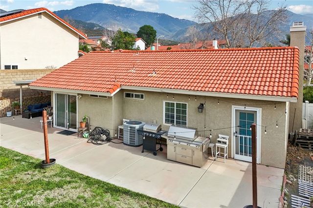 6336 N Redwood, San Bernardino, CA 92407